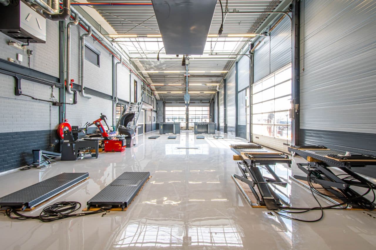 SEAT Cupra showroom De Meern — interieur